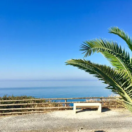 Seaside Crete - Dream Oceanfront Getaway * Ierápetra