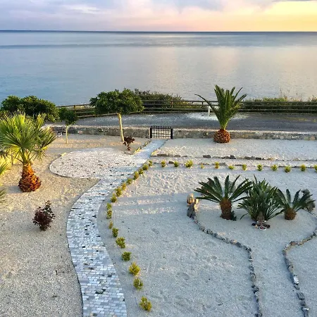 Seaside Crete - Dream Oceanfront Getaway Ierápetra